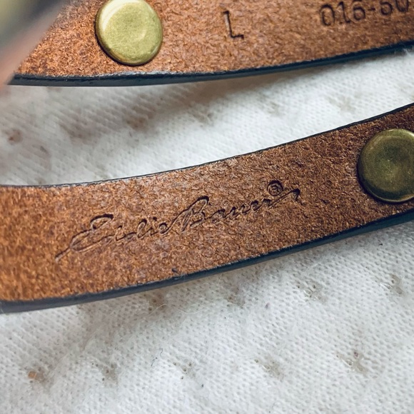 Eddie Bauer genuine leather gold studded belt Sz Large - Picture 3 of 8